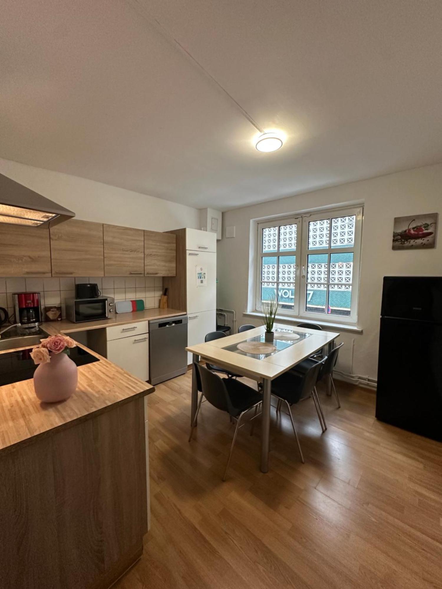 City Apartments Direkt Am Hauptbahnhof - Perfekt Fuer Pendler Und Monteure Neumünster Eksteriør bilde